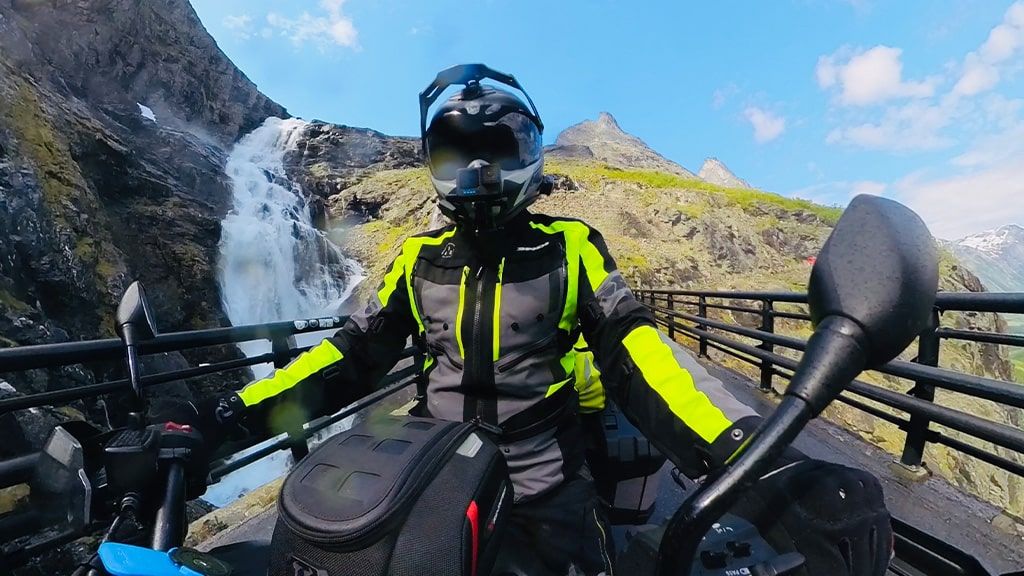 PE URMELE GHETARILOR-NORDKAPP